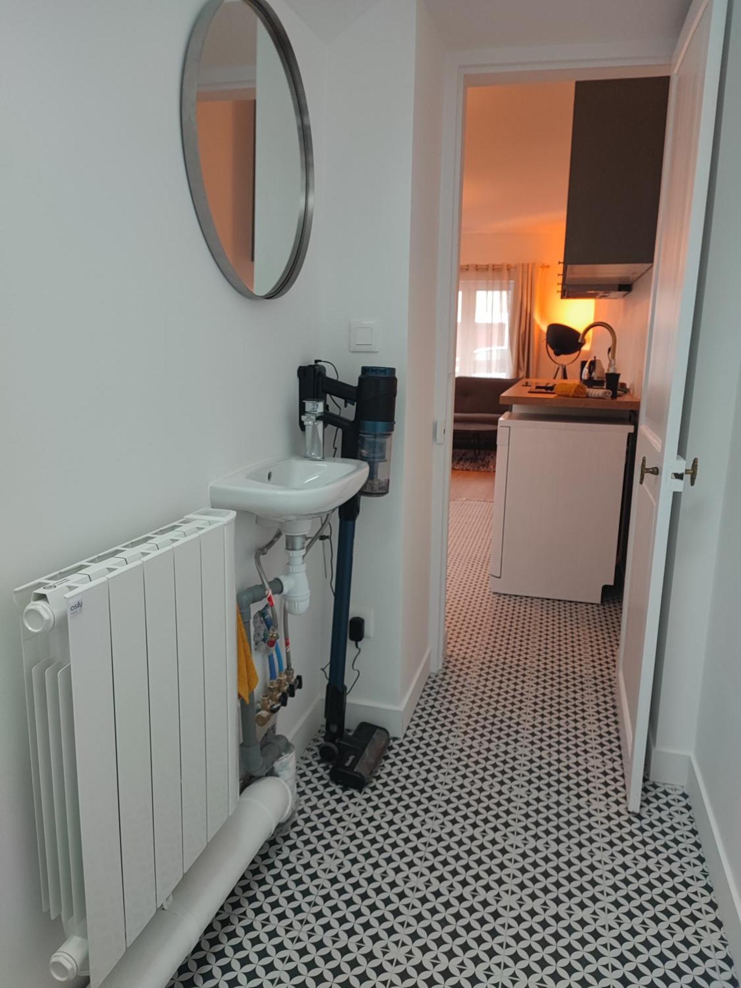 Beau Quartier Et Central, Maison Spacieuse Avec Cour, 3 Chambres, 3 Salles De Bains A 10 Min A Pied De La Gare Orléans Exterior foto